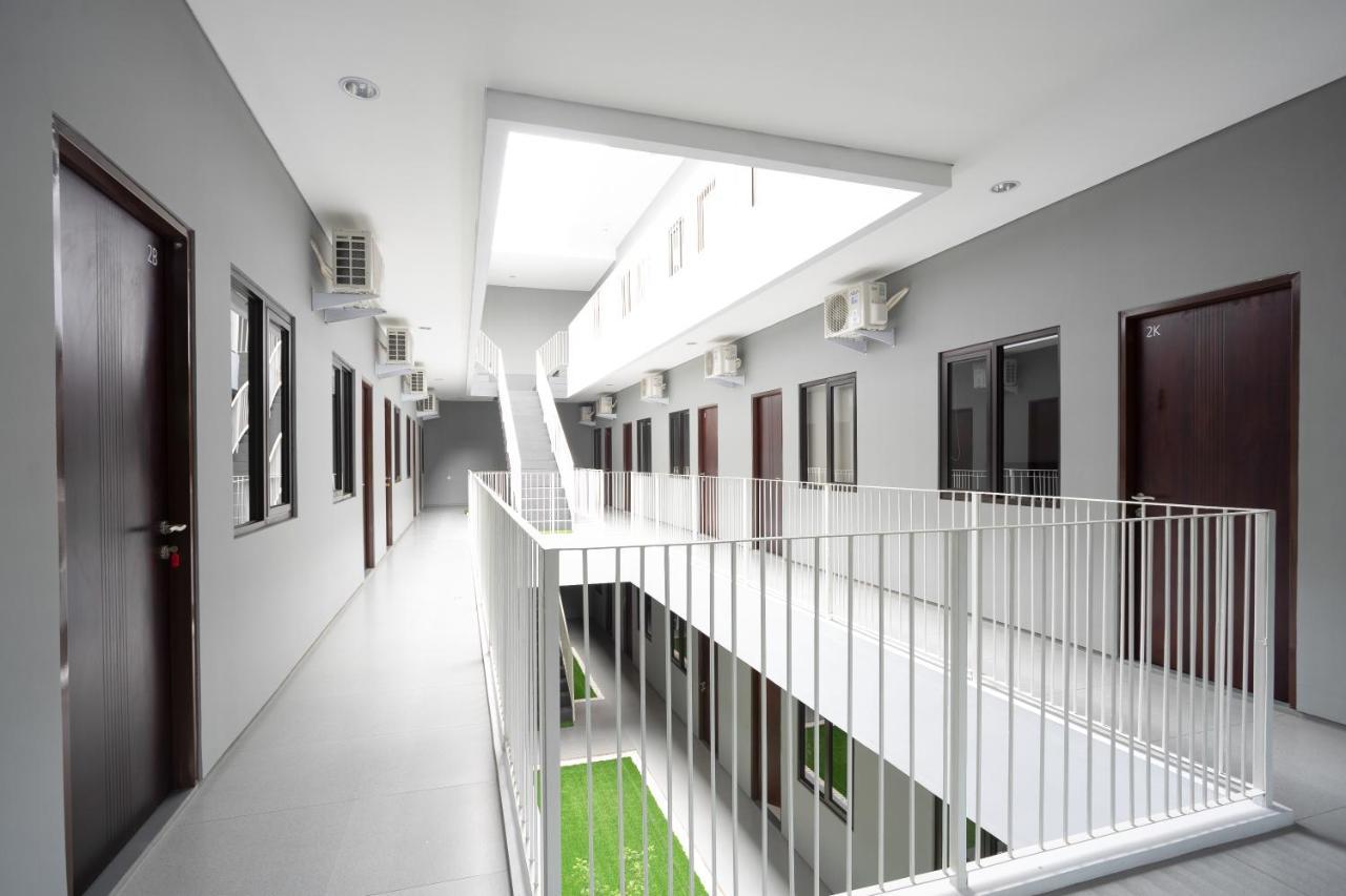 Reddoorz Plus Near Jiexpo Kemayoran Джакарта Екстериор снимка