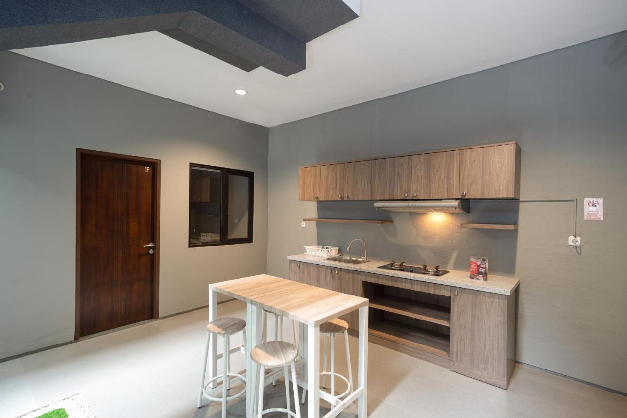 Reddoorz Plus Near Jiexpo Kemayoran Джакарта Екстериор снимка