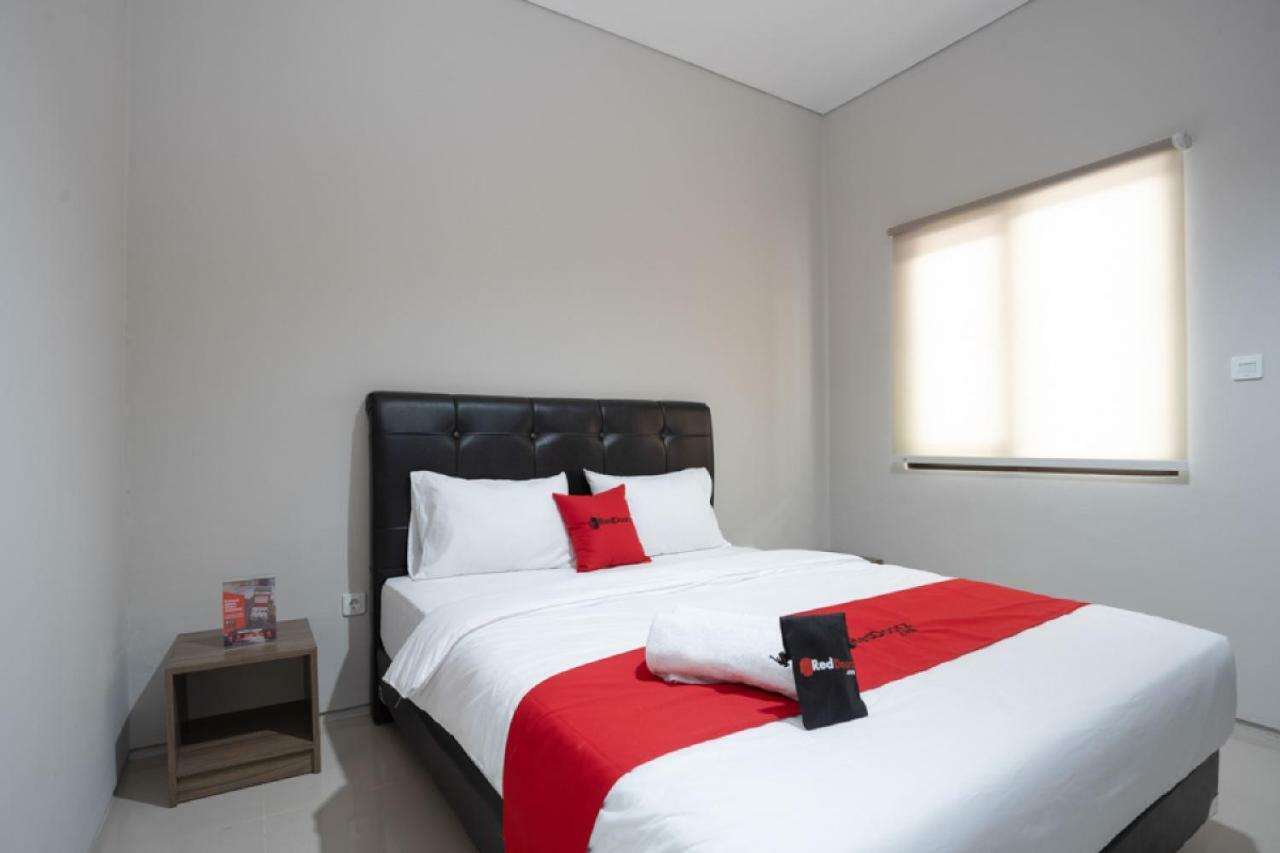 Reddoorz Plus Near Jiexpo Kemayoran Джакарта Екстериор снимка